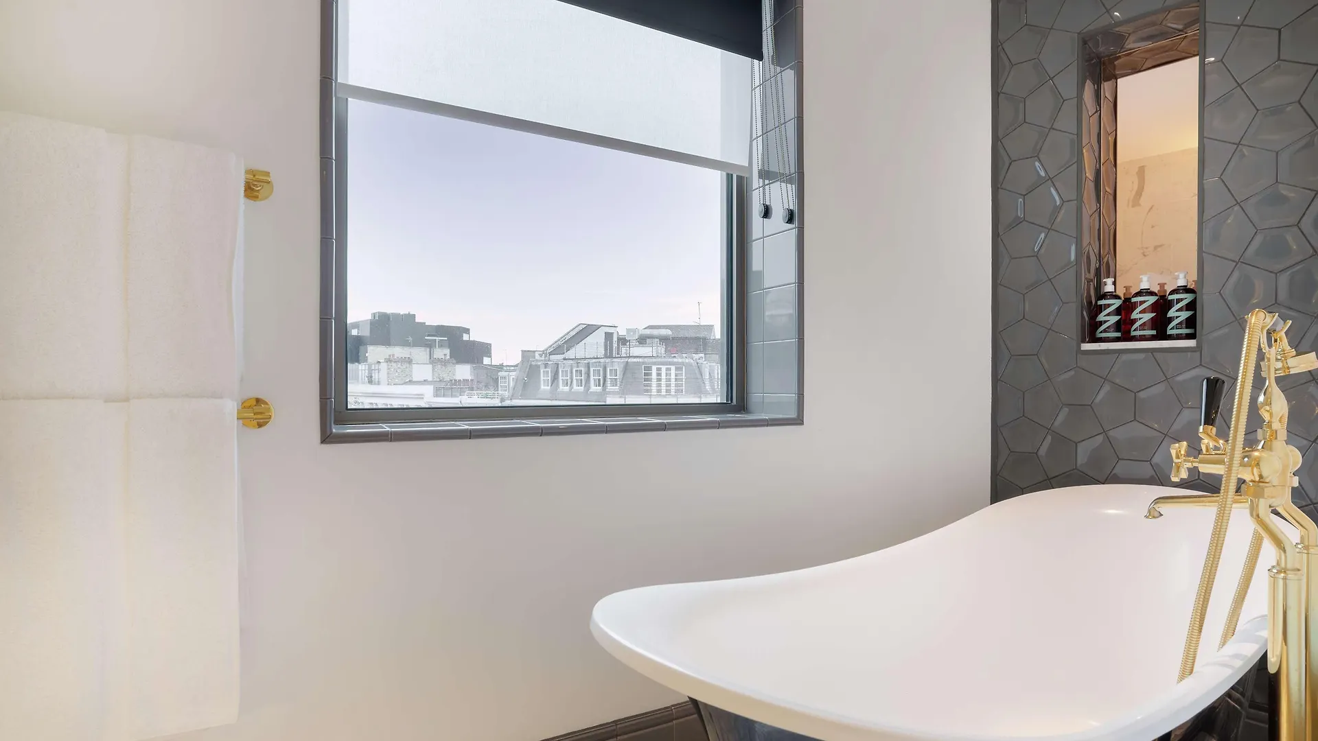 Hart Shoreditch Hotel London, Curio Collection By Hilton 4*,
